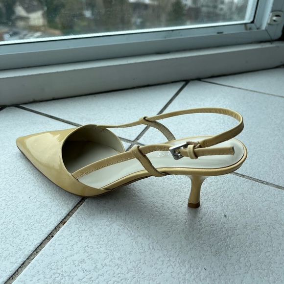 Nine West ivory patent leather heels - Picture 3 of 6